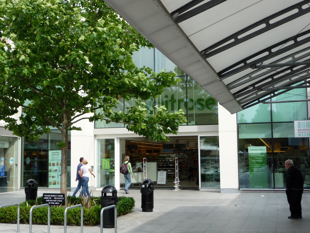 Waitrose位于美丽的罗素广场