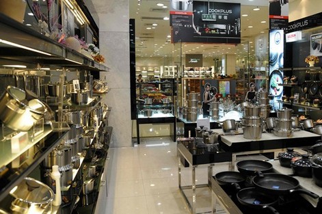 Queen Art军浦市总店柜台展示