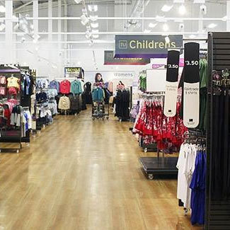 伍斯特Sainsbury's服装区域