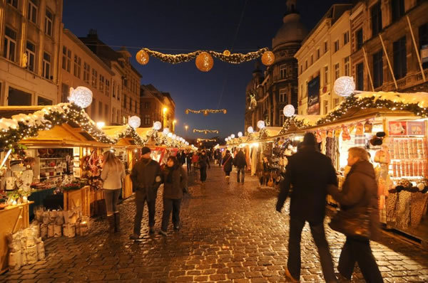 比利时人民夜生活-安特卫普市集广场-比利时-安特卫普