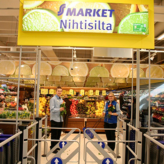 奥卢S-market店内大厅