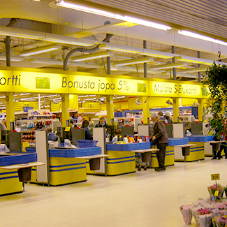 奥卢S-market店内入口