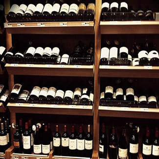 巴塞罗那El Corte Inglés酒类货架