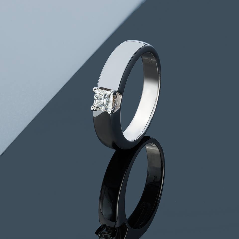 奥地利Donau Zentrum购物中心EPL精美钻戒-Donau Zentrum奥地利恩斯 奥地利Donau Zentrum购物中心EPL精美钻戒