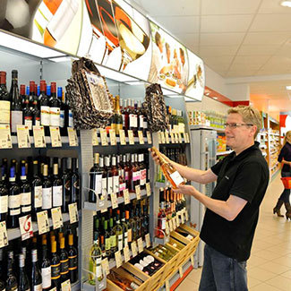 柏林Rossmann酒类货架