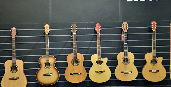 Famosa阿利坎特总店产品展示