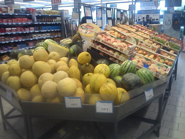 希腊超市进口的海外水果