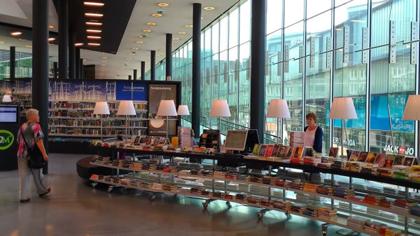 美丽的阿尔梅勒图书馆-荷兰人的日常生活-荷兰-阿尔梅勒 美丽的阿尔梅勒图书馆-荷兰人的日常生活-荷兰-阿尔梅勒