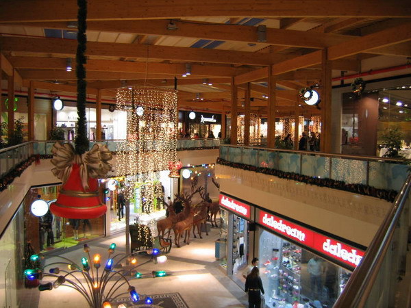 地中海宇宙购物中心-希腊-卡瓦拉