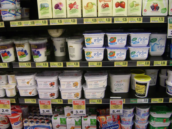 希腊超市的各种品牌酸奶质量都不错