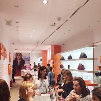 希腊Folli Follie Store饰品货架-希腊塞萨洛尼基穆扎尼亚 希腊Folli Follie Store饰品货架