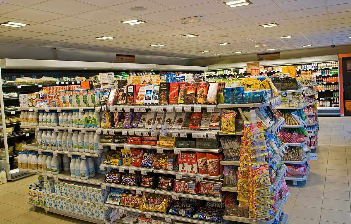 克雷泰伊CARREFOUR食品货架