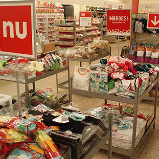 荷兰HEMA服饰货架