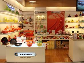 Le Creuset格里尼总店门店柜台展示