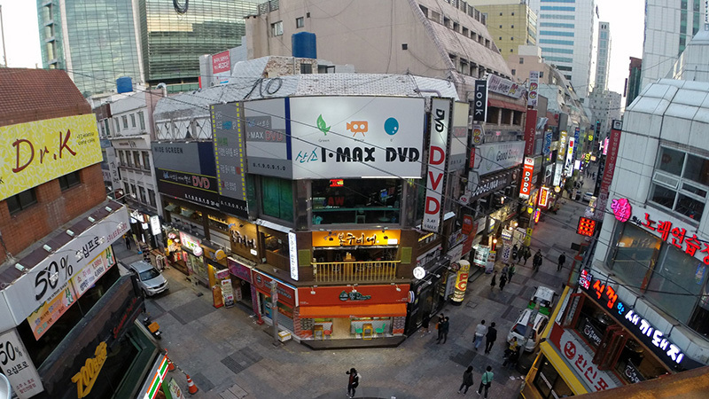 卖场所在街道-韩国首尔明洞百货中心 卖场所在街道