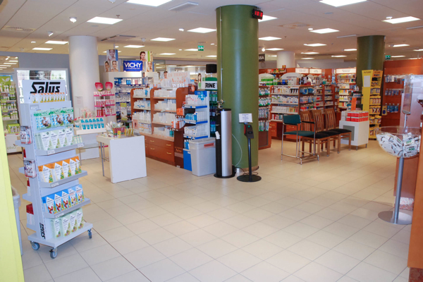 Yliopiston Apteekki门店内部购物