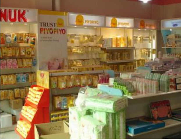 NUK不莱梅总店柜台商品展示