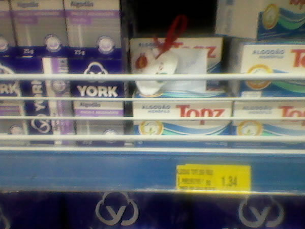 葡萄牙超市里各种各样的乳制品Topz