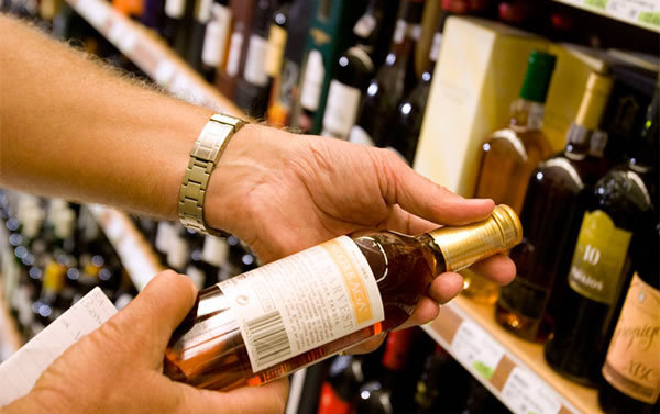 葡萄牙酒类当地超市热卖大品牌