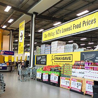 新西兰PAK'n SAVE店内大厅