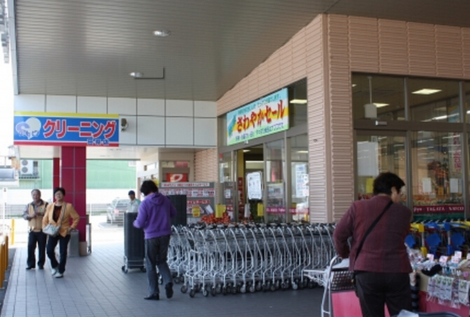 丸川爱知县名古屋店超市大门-日本爱知县名古屋市西区新道一丁目9番9号 丸川爱知县名古屋店超市大门