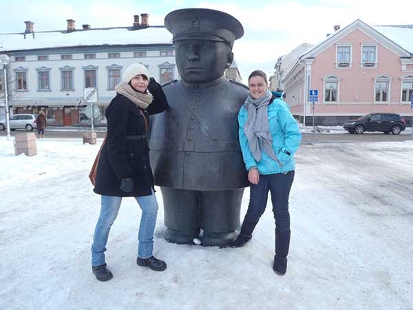 奥卢胖警察铜像-芬兰-奥卢 奥卢胖警察铜像-芬兰-奥卢