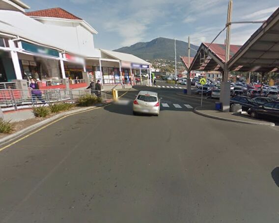 kmart门店前街景-澳大利亚新城中心区里斯登路1 kmart门店前街景