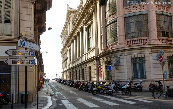 H&B巴黎旗舰店街道