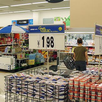 东京西友食品货架