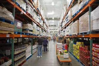 Kirkland华盛顿总店商品货架