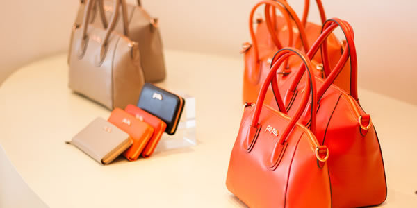 橘黄色女士手提包folli follie-folli follie希腊塞萨洛尼基 橘黄色女士手提包folli follie