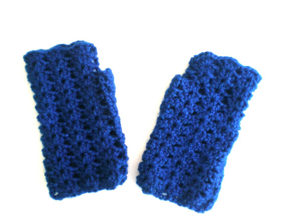 Fingerlessglovesbluewoolknittedcrochet,handmadeblue,fingerlessgloveswoman,wool,winter,fall,cold,bluewool,teenager,tissue