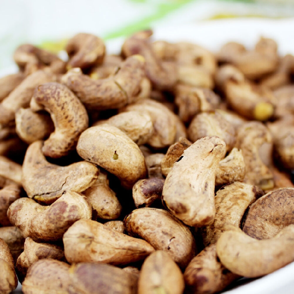 越南平阳BaTam八婆腰果特级带皮碳烤腰果休闲零食三罐