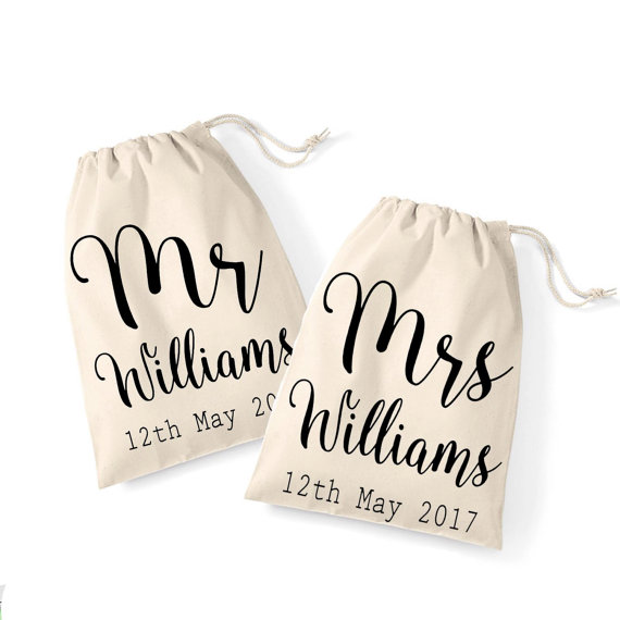 giftbagsetpersonalisedcottonweddingbagsforthebrideandgroom