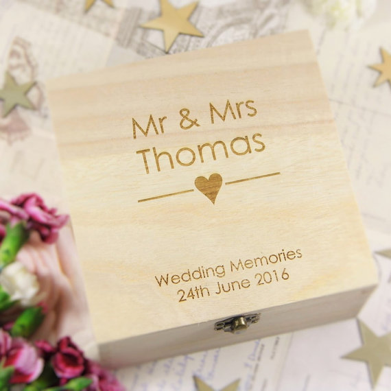 engravedrusticweddingmemoriesbox-couplesbox,weddinggifts,wedding