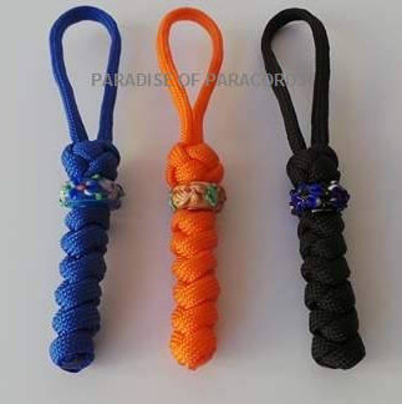 Paracordskeychain,keyfob,ladies,paracordsbeads,zipperpulls