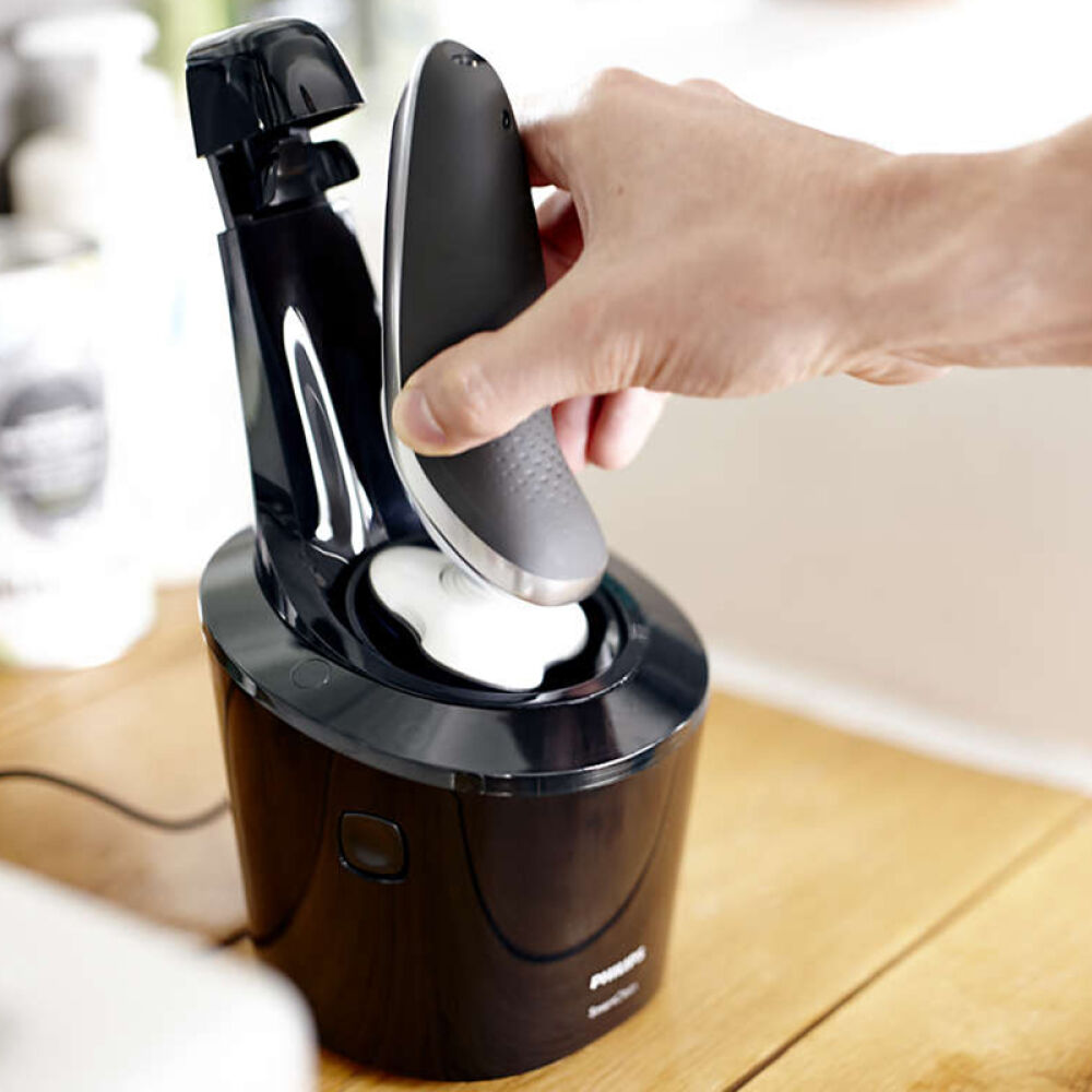 飞利浦（PHILIPS）电动剃须刀S7780/62多功能智能清洗剃须刀官方正品