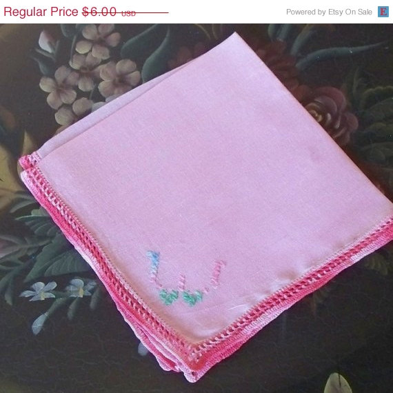 Embroideredcollar,Detachablecollar,Peterpancollar,Linencollar,Birdembroidery,Milkcolorcollar,Yellowchicktraveler