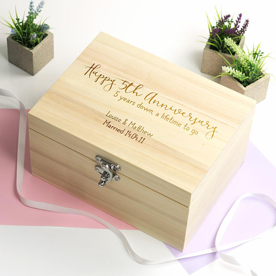 anniversarykeepsakebox-5thanniversarygiftwood-personalisedkeep