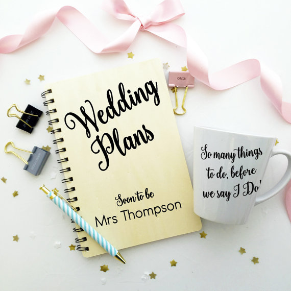 personalisedwoodenweddingplannernotebookandmugsetforthebridetobe