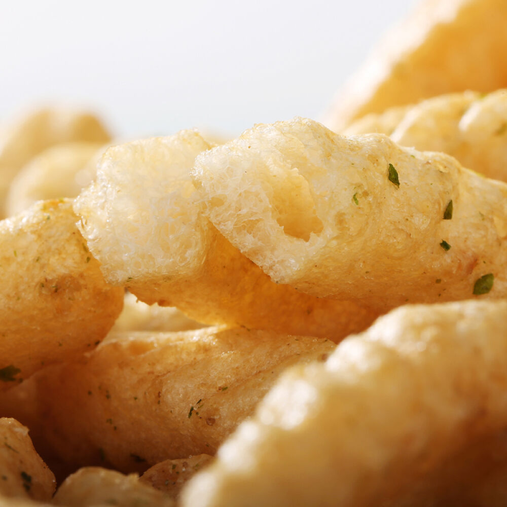 日本进口休闲零食小吃卡乐比虾条99g酱汁风味