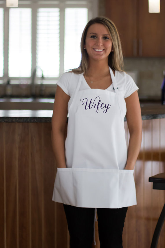 bridalshowergiftideapersonalizedapronwithpockets.
