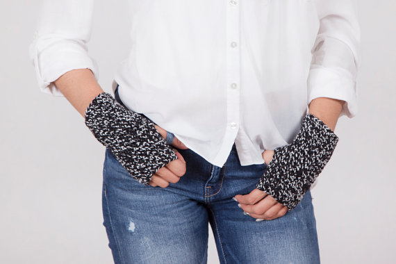 50%OFFCrochetFingerlessGlovesfingerlessMittensArmWarmerGirlfriendGiftforHerWinterglovesWomengiftideasblackwhite