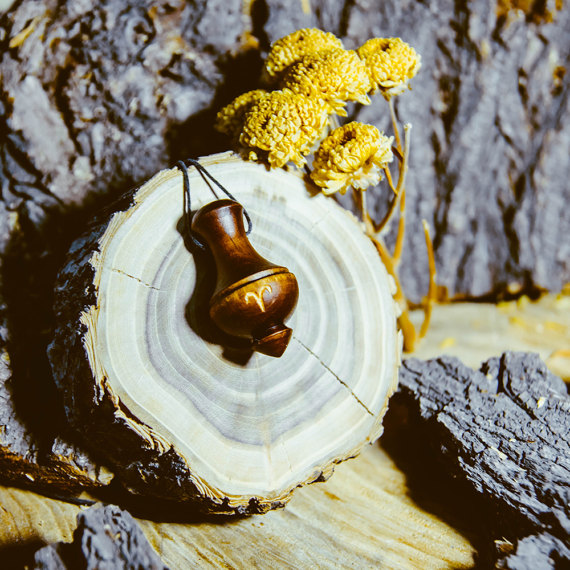 WoodenpendantAromatherapyPendantessentialoilperfumenecklacewoodfragrancediffuser#С86