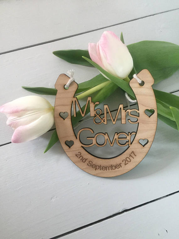 weddinganniversaryhorseshoeluckypersonalisedwoodengiftkeepsake