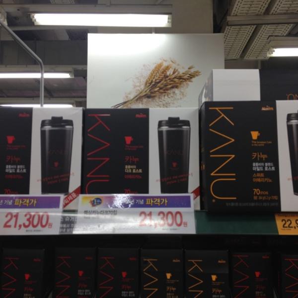 Photo taken at 이마트 (e-mart) by hyekyung m. on 5/20/2012-京畿道高阳市东阳区79易买得超市 Photo taken at 이마트 (e-mart) by hyekyung m. on 5/20/2012