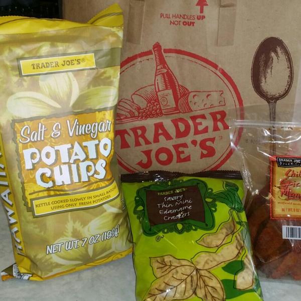 Photo taken at Trader Joe's by H L. on 4/13/2015-加尼福尼亚欧文欧文大道6222(在沙峡谷大道) Photo taken at Trader Joe's by H L. on 4/13/2015