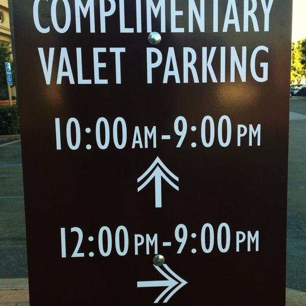 Photo taken at Trader Joe's by Ernest A. on 1/21/2013-加利福尼亚州94087 森尼韦尔 西埃尔卡米诺雷亚尔(在马蒂尔达大道)316号 Photo taken at Trader Joe's by Ernest A. on 1/21/2013