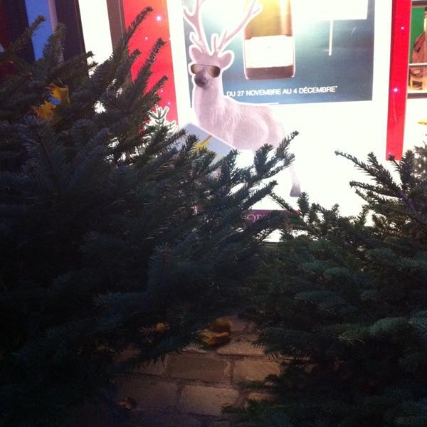 Photo taken at Monoprix by Renaud F. on 11/29/2013-法国巴黎水道艺廊245号 Photo taken at Monoprix by Renaud F. on 11/29/2013