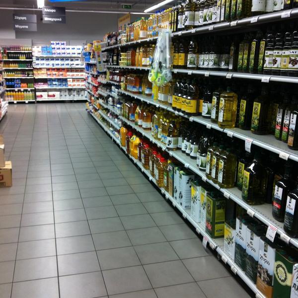 Photo taken at ΑΒ Πολύτεχνο by Linda on 9/12/2013